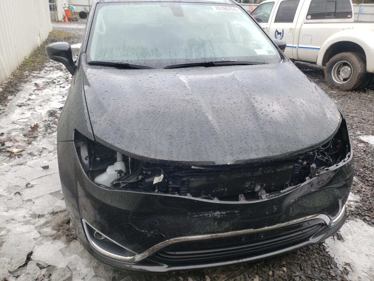 Photo 9 from auction – 2018 CHRYSLER PACIFICA H with VIN 2C4RC1L71JR105697
