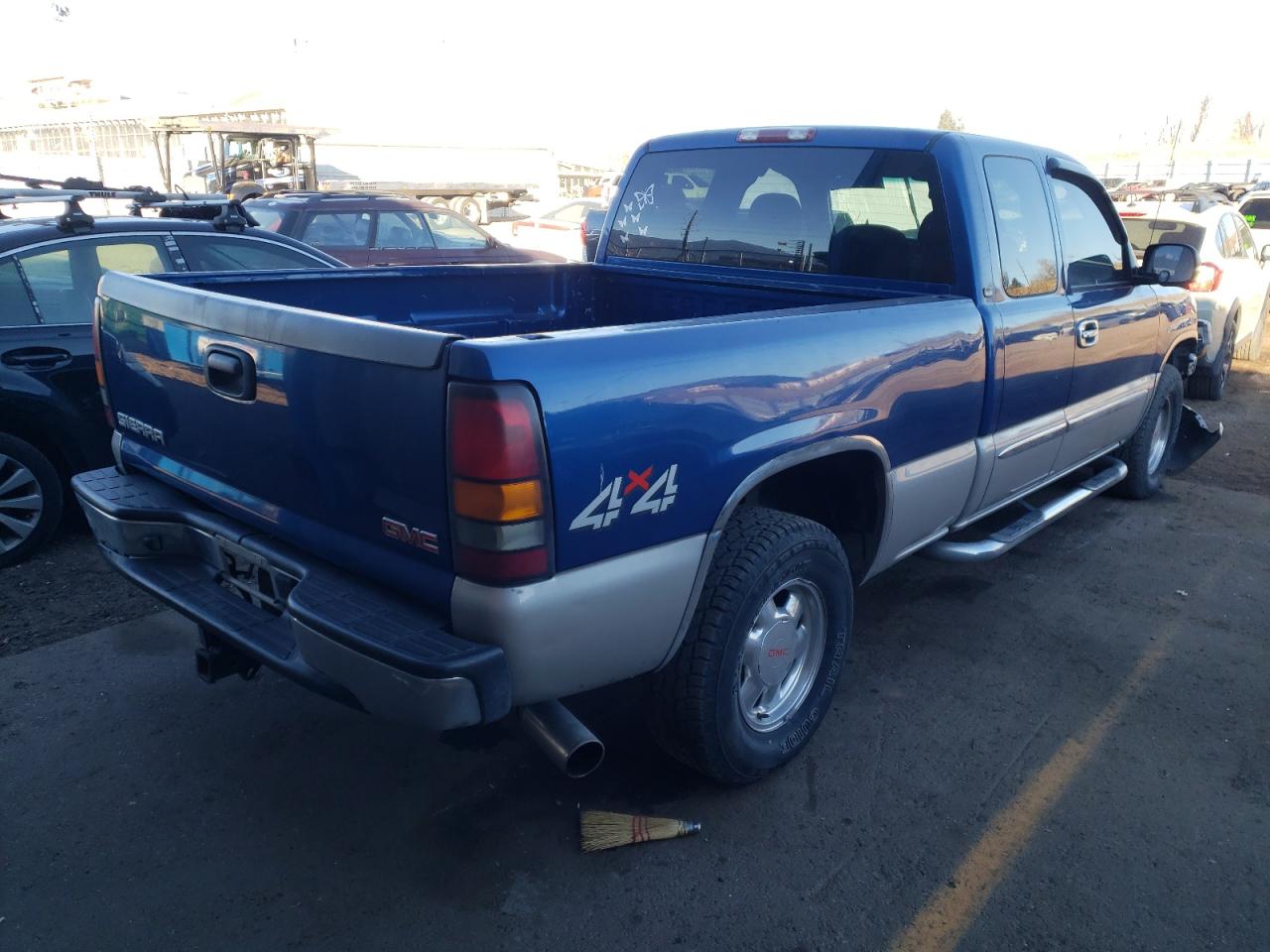 Photo 4 from auction – 2004 GMC NEW SIERRA with VIN 1GTEK19T64Z287638