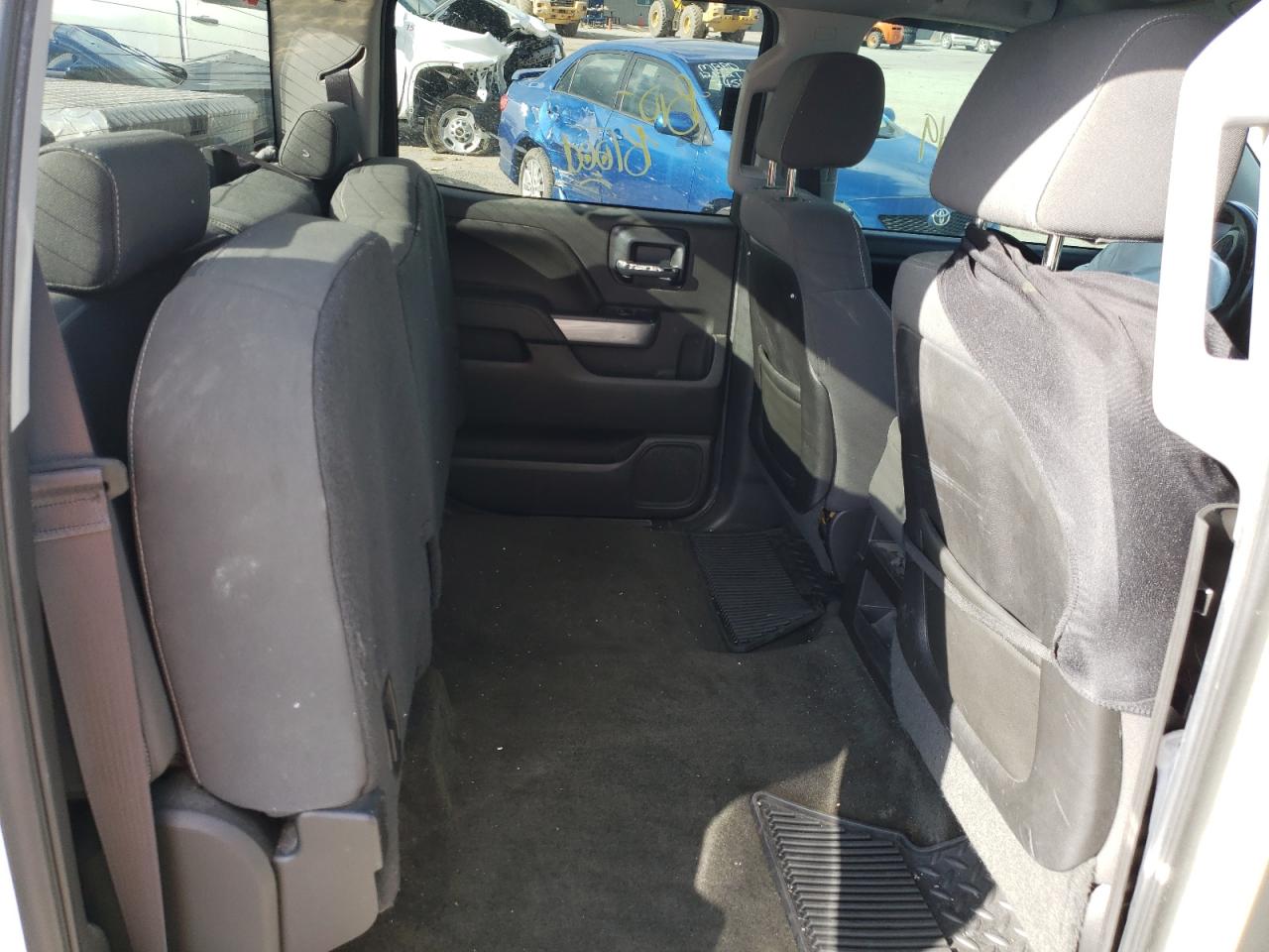 Photo 6 from auction – 2015 CHEVROLET SILVERADO with VIN 3GCUKREC1FG119411