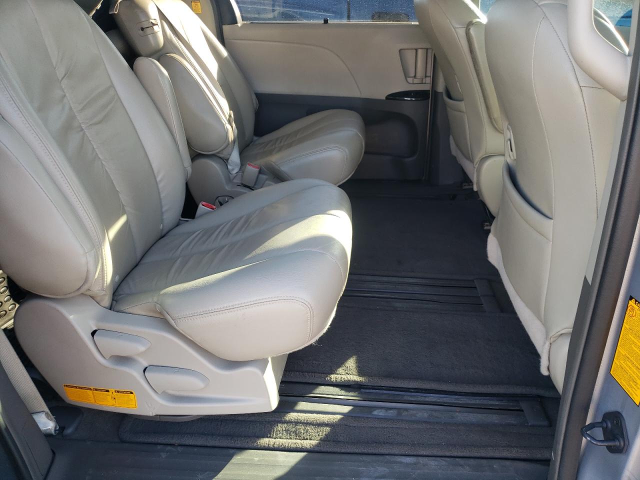Photo 6 from auction – 2012 TOYOTA SIENNA LE with VIN 5TDKK3DCXCS193980