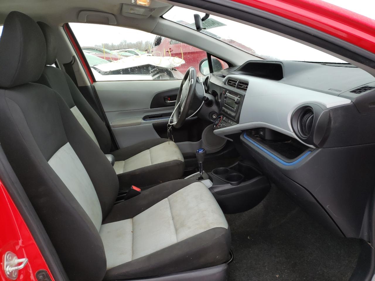 Photo 5 from auction – 2012 TOYOTA PRIUS C with VIN JTDKDTB3XC1517424