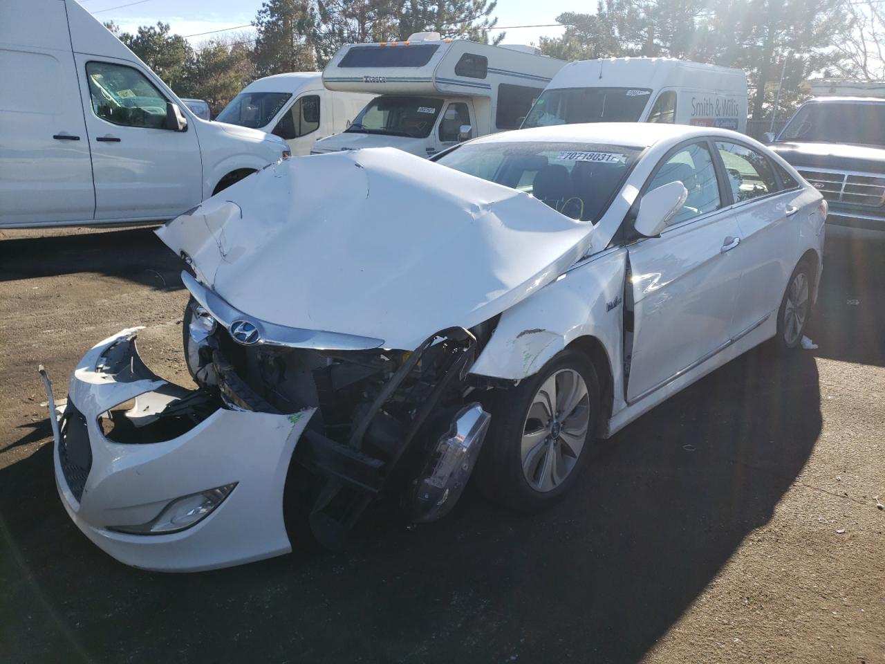 Photo 2 from auction – 2014 HYUNDAI SONATA HYB with VIN KMHEC4A47EA102222