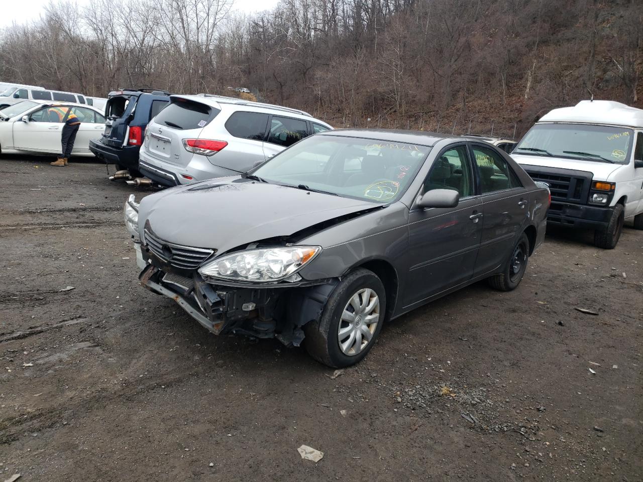 Photo 2 from auction – 2005 TOYOTA CAMRY LE with VIN 4T1BE32K95U960665