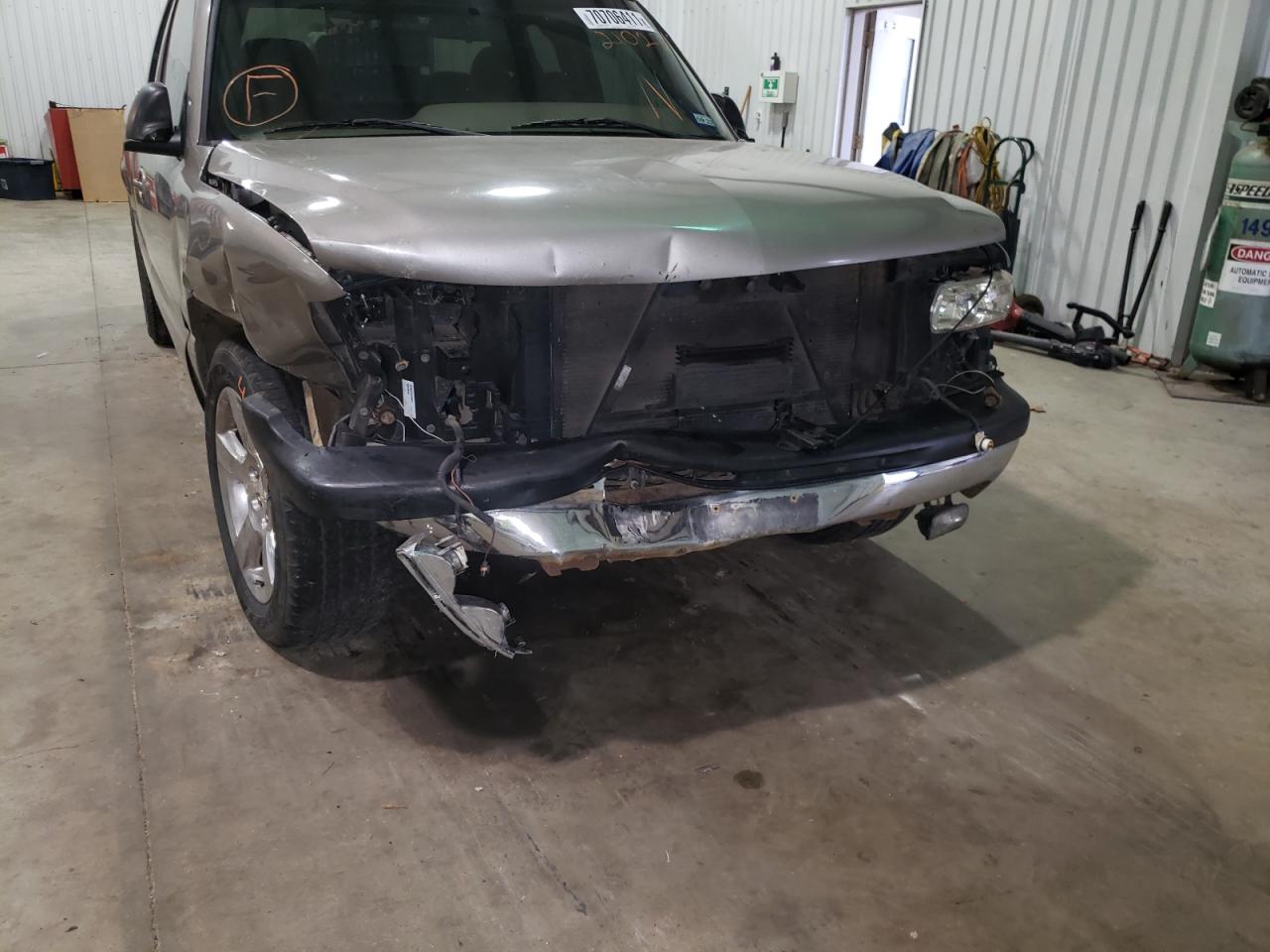 Photo 9 from auction – 2001 CHEVROLET SILVERADO with VIN 2GCEC19T811210237