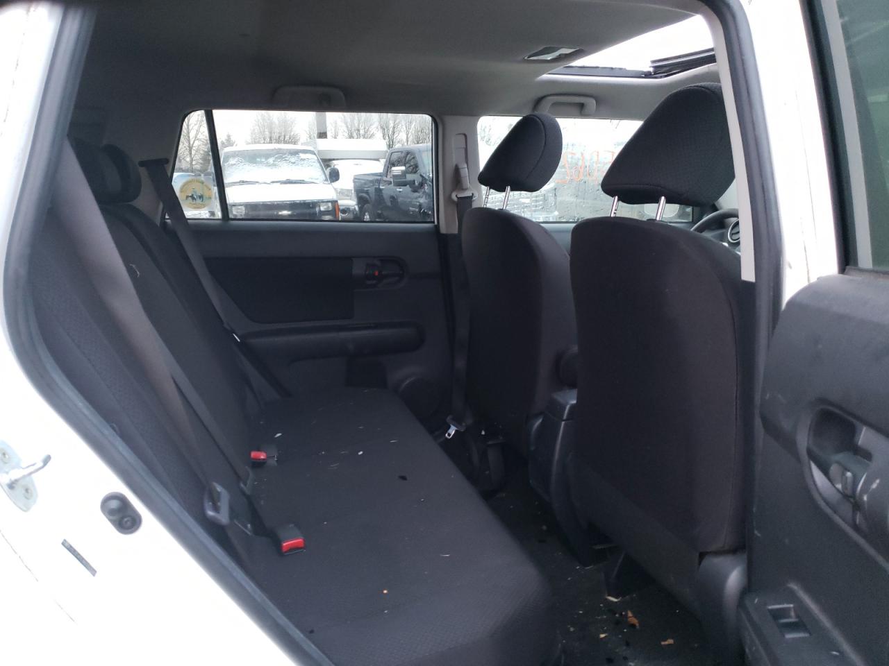 Photo 6 from auction – 2010 TOYOTA SCION XB with VIN JTLZE4FE3A1107546