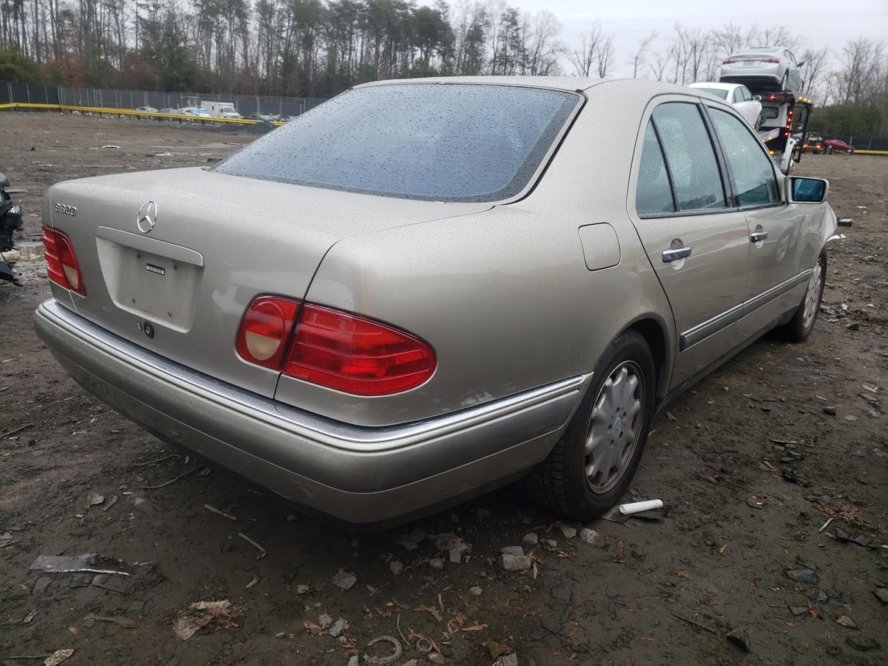 Photo 4 from auction – 1997 MERCEDES-BENZ E 320 with VIN WDBJF55F0VA383869