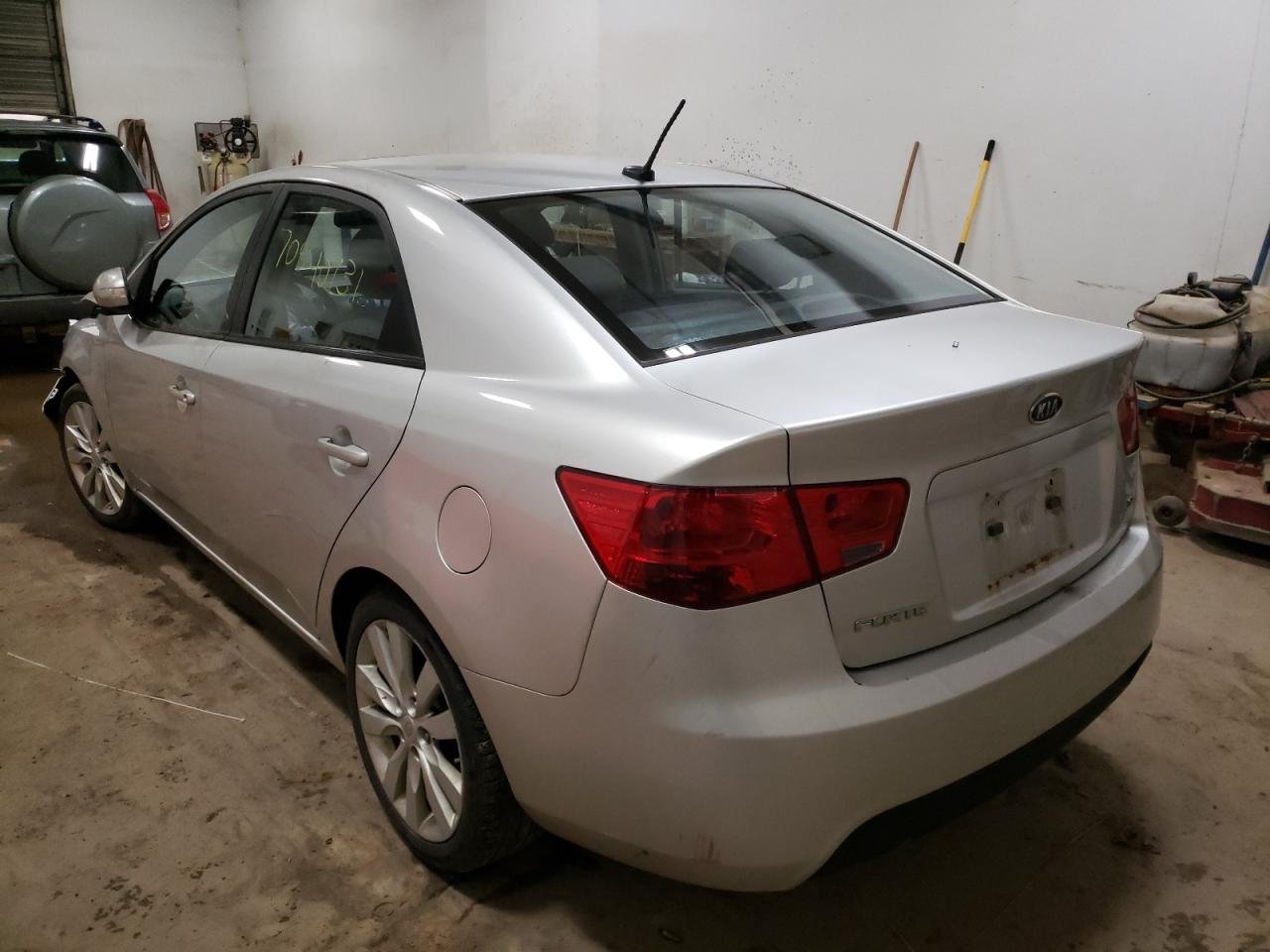 Photo 3 from auction – 2010 KIA FORTE SX with VIN KNAFW4A31A5119377