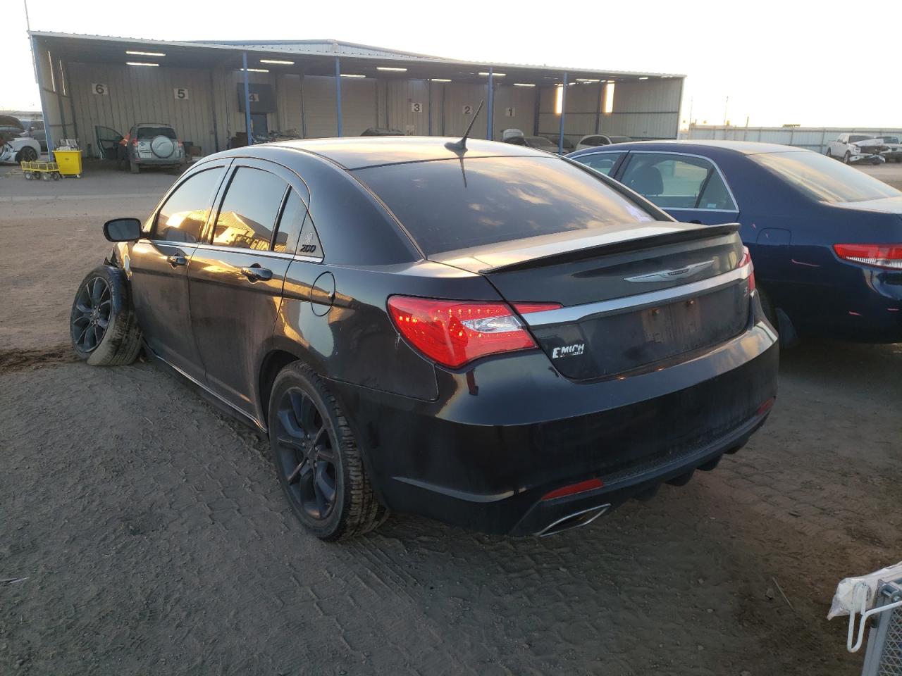 Photo 3 from auction – 2014 CHRYSLER 200 LIMITE with VIN 1C3CCBCG4EN177173