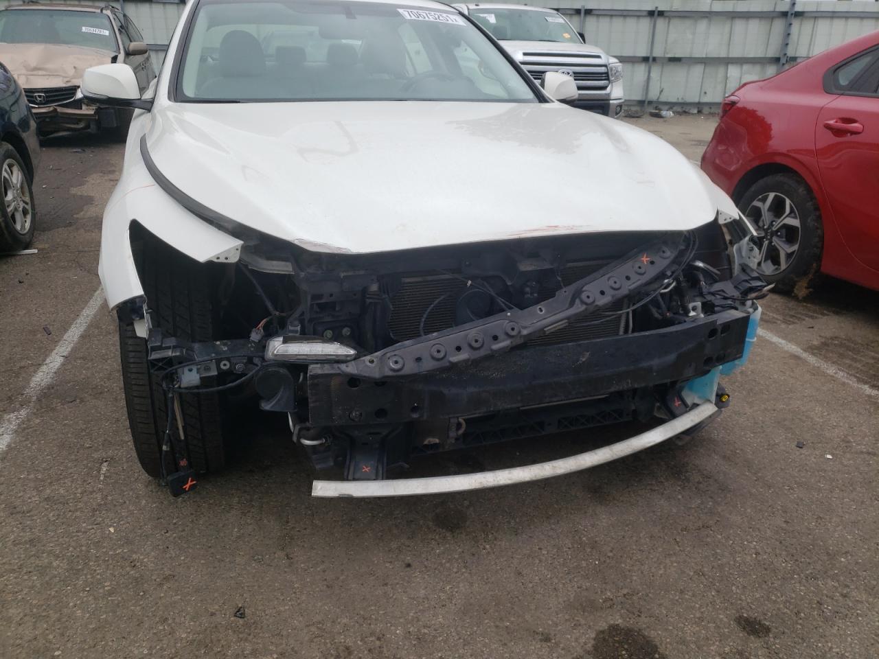 Photo 9 from auction – 2014 INFINITI Q50 BASE with VIN JN1BV7AR0EM698175