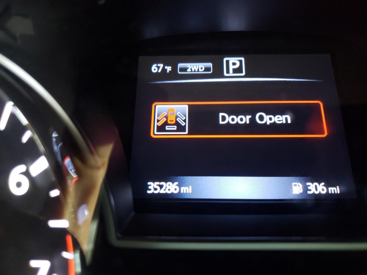 Photo 8 from auction – 2017 NISSAN PATHFINDER with VIN 5N1DR2MM2HC912327