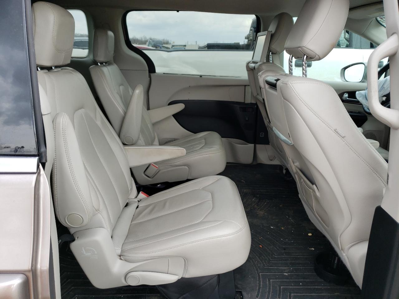 Photo 6 from auction – 2017 CHRYSLER PACIFICA T with VIN 2C4RC1EG3HR721120