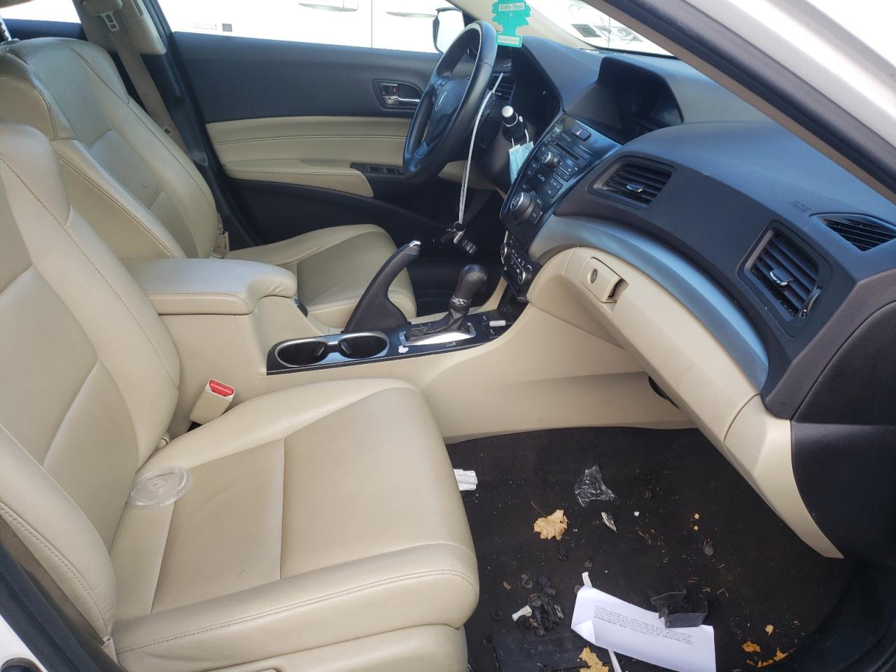 Photo 5 from auction – 2016 ACURA ILX BASE W with VIN 19UDE2F37GA013530