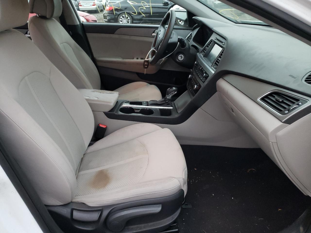 Photo 5 from auction – 2016 HYUNDAI SONATA SE with VIN 5NPE24AF5GH319451