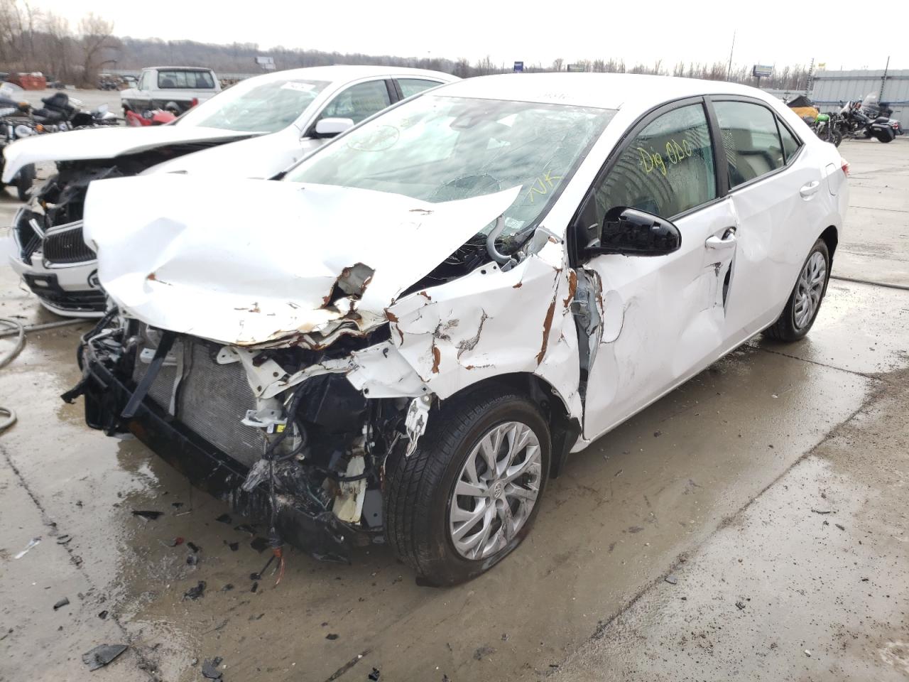 Photo 2 from auction – 2018 TOYOTA COROLLA L with VIN 5YFBURHE4JP782702