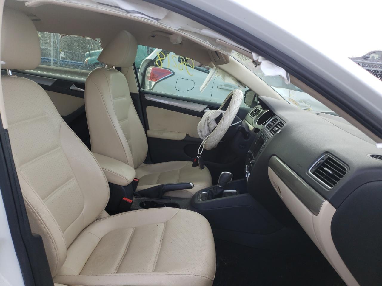 Photo 5 from auction – 2018 VOLKSWAGEN JETTA SE with VIN 3VWDB7AJ3JM203620