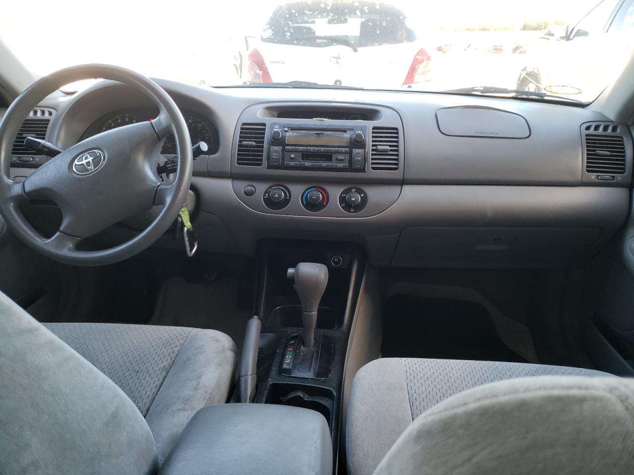 Photo 9 from auction – 2004 TOYOTA CAMRY with VIN 4T1BE32K44U844319