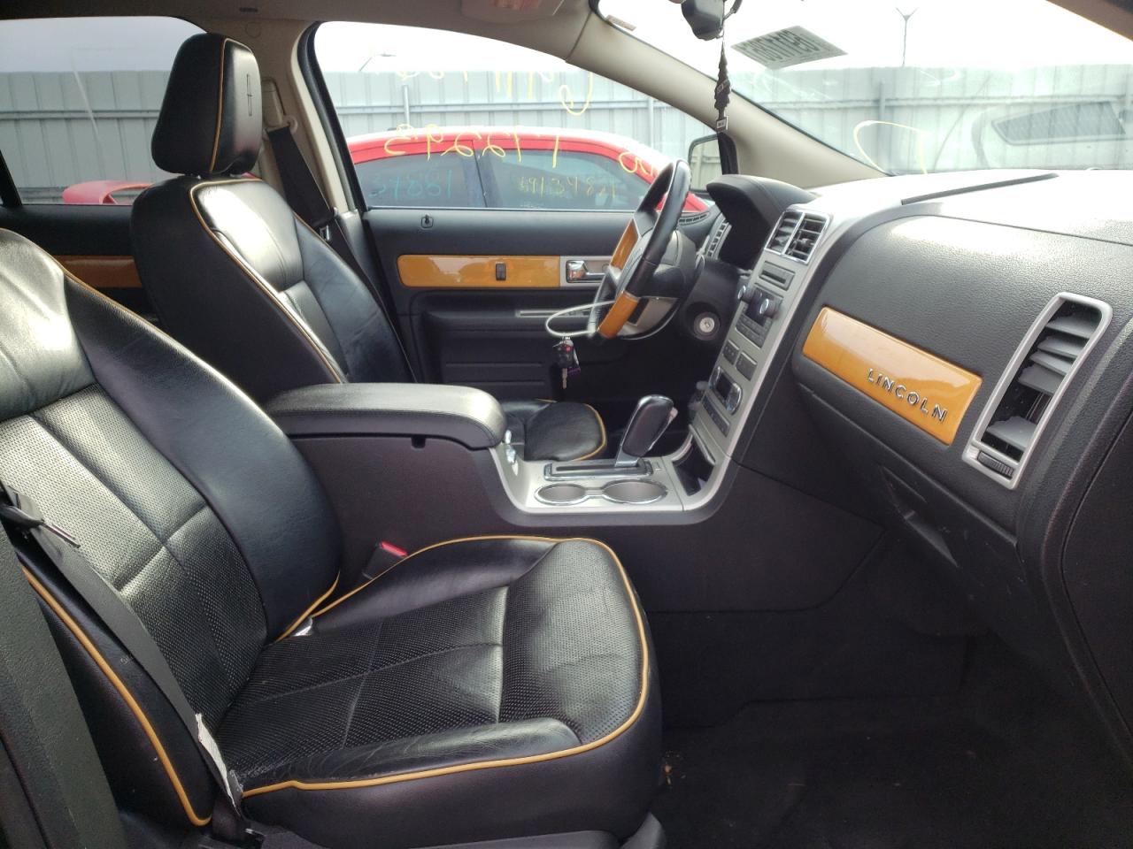 Photo 5 from auction – 2008 LINCOLN MKX with VIN 2LMDU88C18BJ29779
