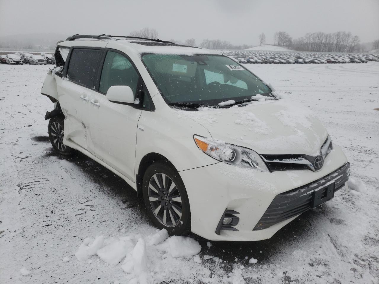 Photo 1 from auction – 2018 TOYOTA SIENNA XLE with VIN 5TDDZ3DC0JS203563
