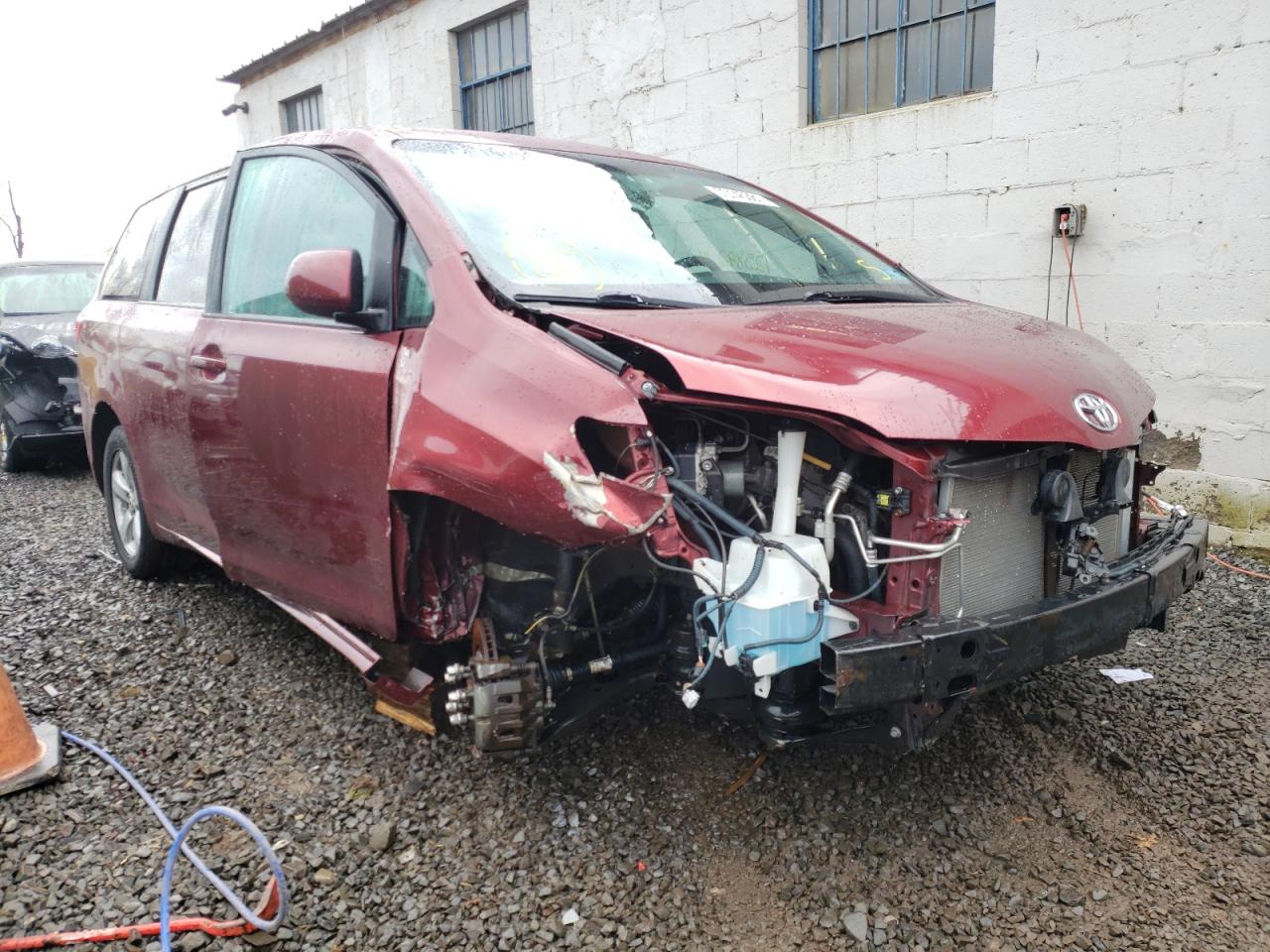 TOYOTA SIENNA LE 2015 with VIN 5TDKK3DC9FS576507 - Photo from auction