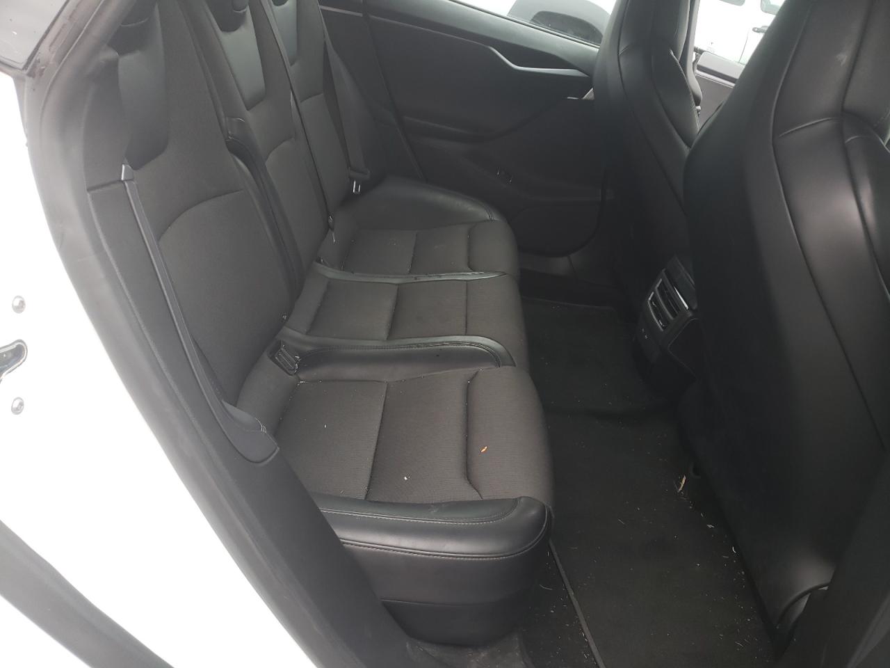 Photo 6 from auction – 2018 TESLA MODEL S with VIN 5YJSA1E22JF265527