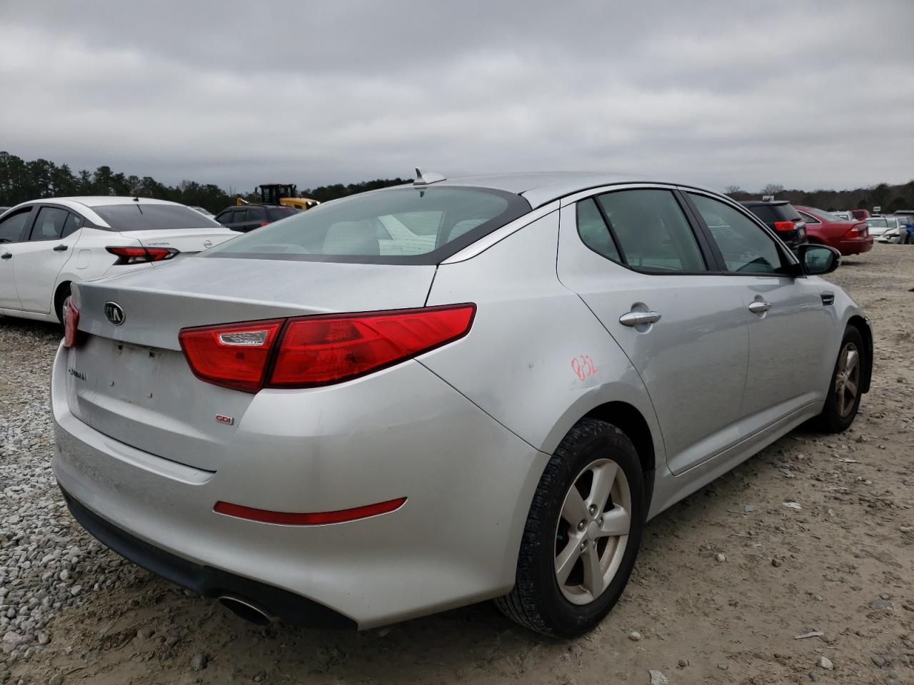 Photo 4 from auction – 2015 KIA OPTIMA LX with VIN 5XXGM4A74FG468052