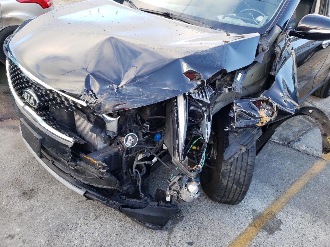 Photo 9 from auction – 2017 KIA SORENTO EX with VIN 5XYPHDA10HG278375