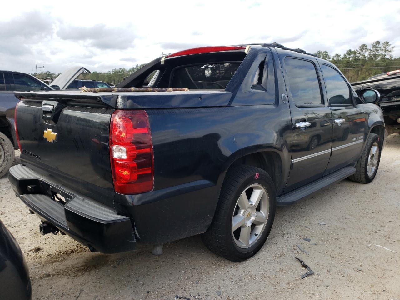 Foto 4 de la subasta – 2013 CHEVROLET AVALANCHE con VIN 3GNMCGE08DG271004