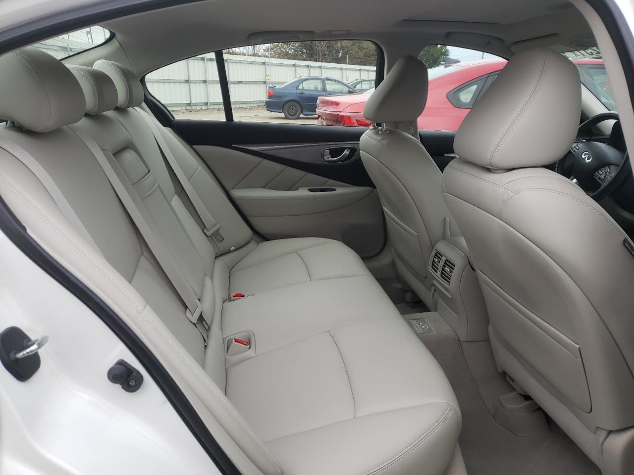 Photo 6 from auction – 2014 INFINITI Q50 BASE with VIN JN1BV7AR0EM698175