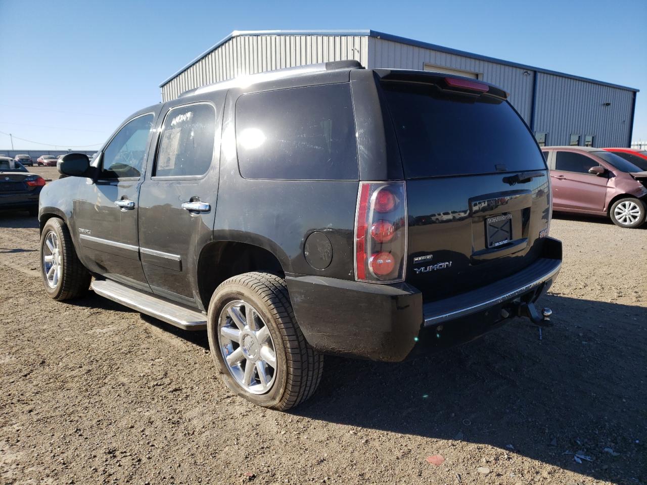 Photo 3 from auction – 2010 GMC YUKON DENA with VIN 1GKUKEEF5AR231063