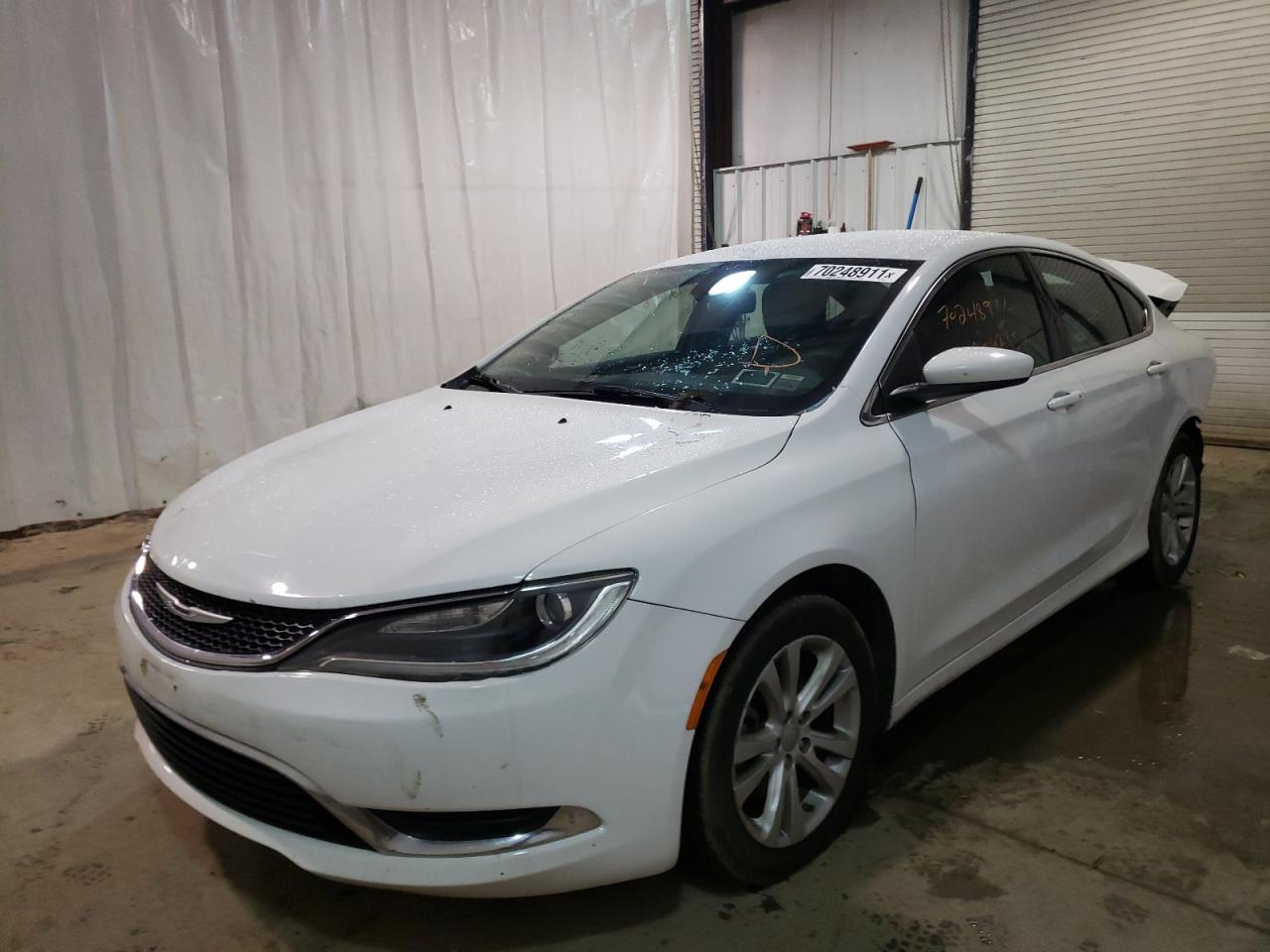 Photo 2 from auction – 2015 CHRYSLER 200 LIMITE with VIN 1C3CCCAB7FN590008