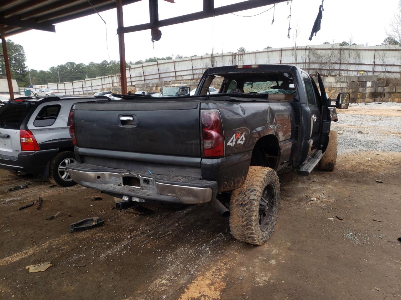 Photo 4 from auction – 2004 CHEVROLET SILVERADO with VIN 1GCHK23284F224951