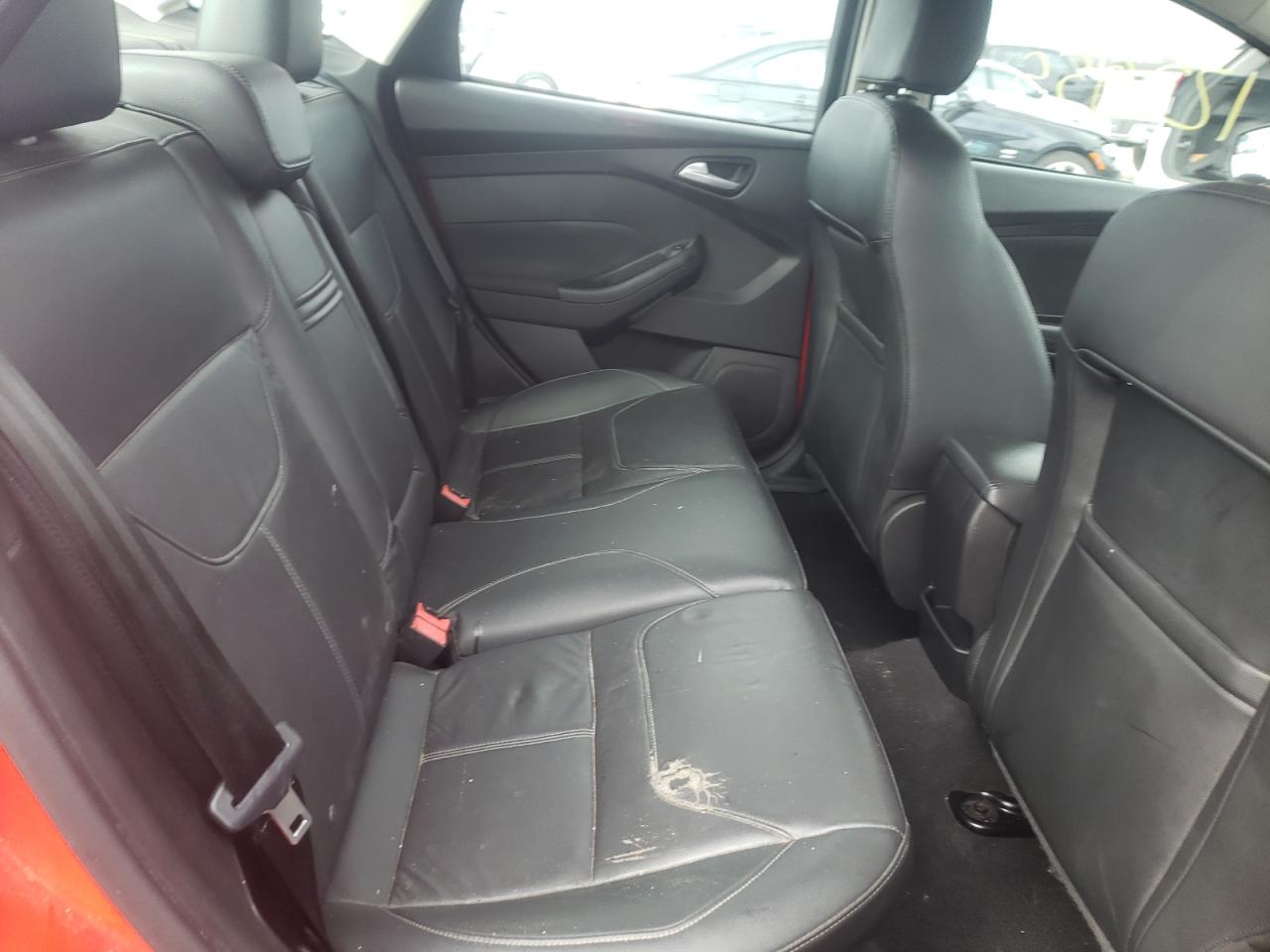 Photo 6 from auction – 2015 FORD FOCUS SE with VIN 1FADP3F21FL244597