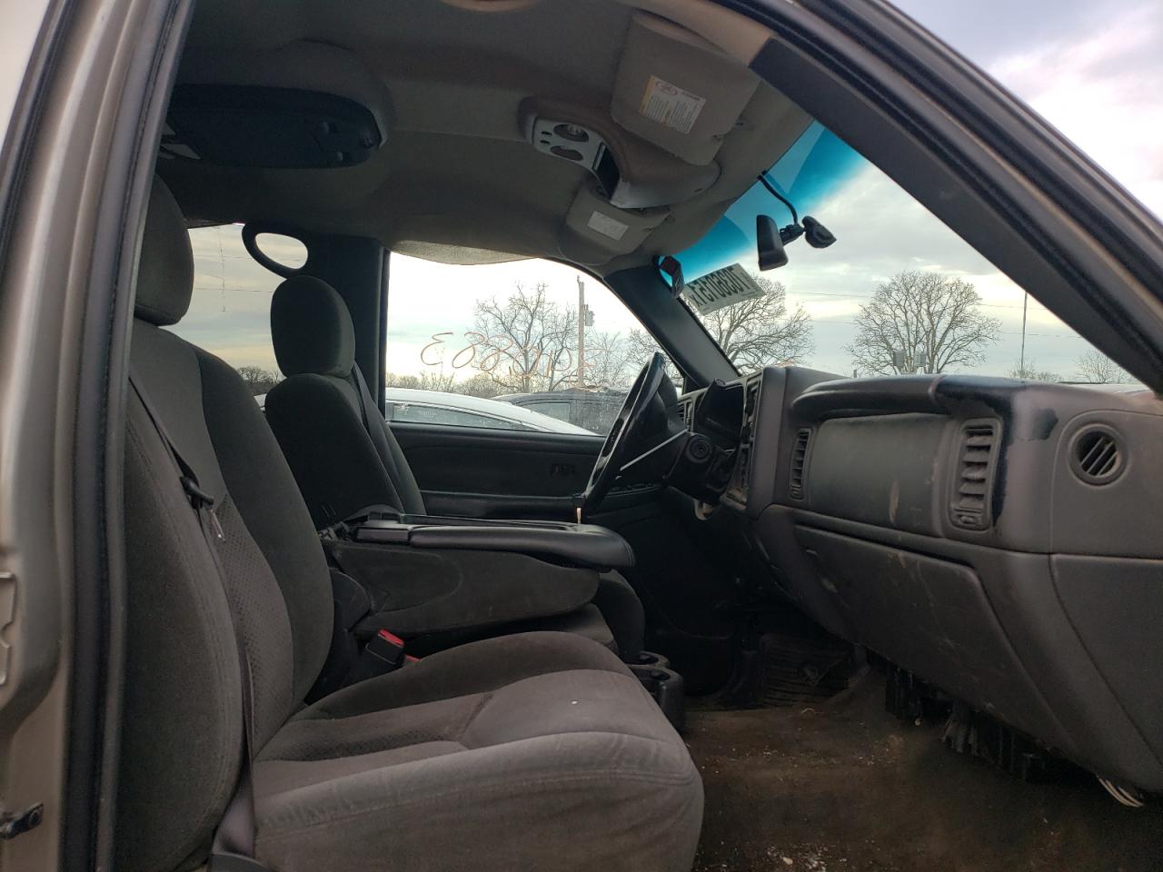 Photo 5 from auction – 2003 CHEVROLET SILVERADO with VIN 1GCHK23U83F252314
