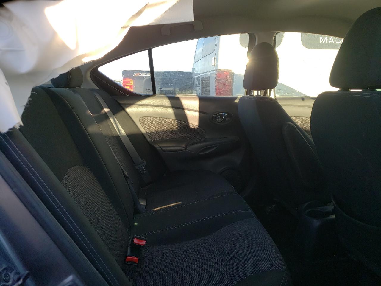 Photo 6 from auction – 2019 NISSAN VERSA S with VIN 3N1CN7AP1KL881383
