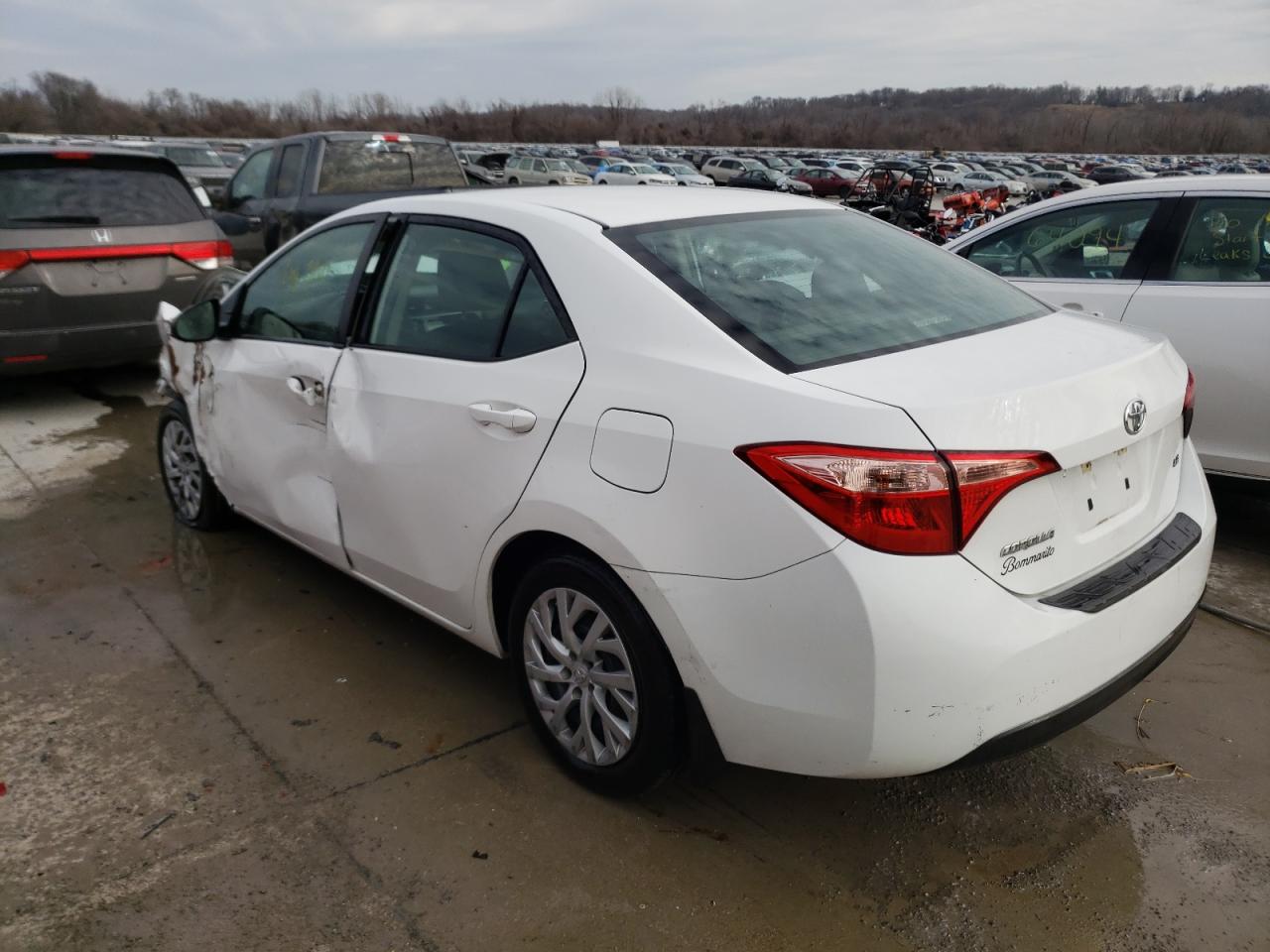 Photo 3 from auction – 2018 TOYOTA COROLLA L with VIN 5YFBURHE4JP782702
