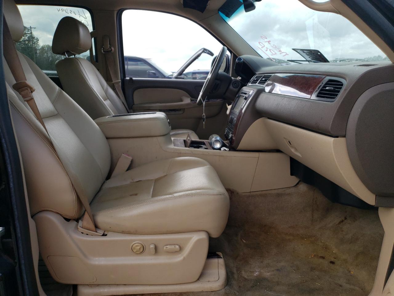 Photo 5 from auction – 2013 CHEVROLET AVALANCHE with VIN 3GNMCGE08DG271004
