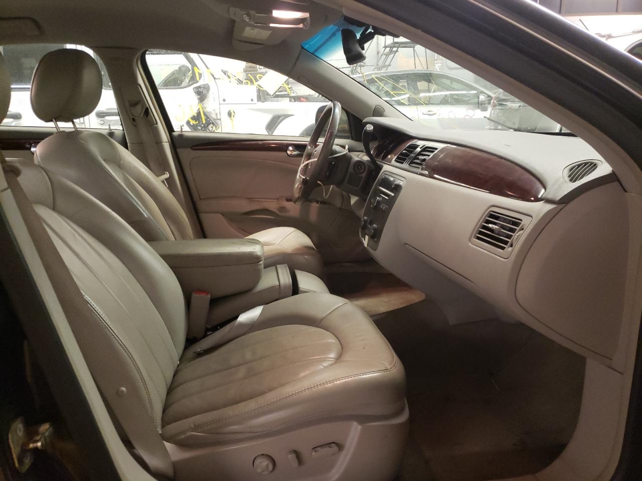 Photo 5 from auction – 2010 BUICK LUCERNE CX with VIN 1G4HC5EM2AU123940