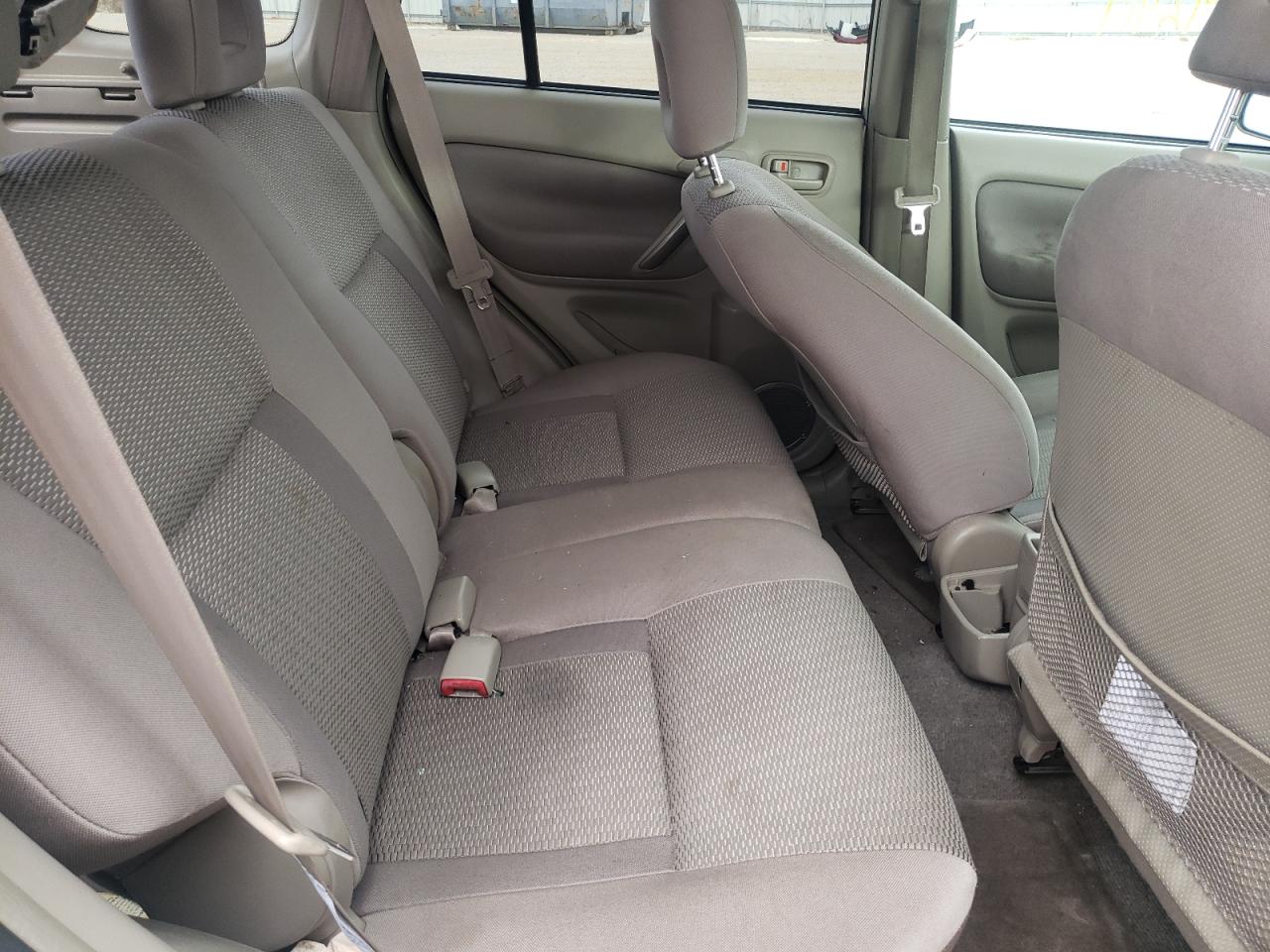 Photo 6 from auction – 2004 TOYOTA RAV4 with VIN JTEGD20V340038592