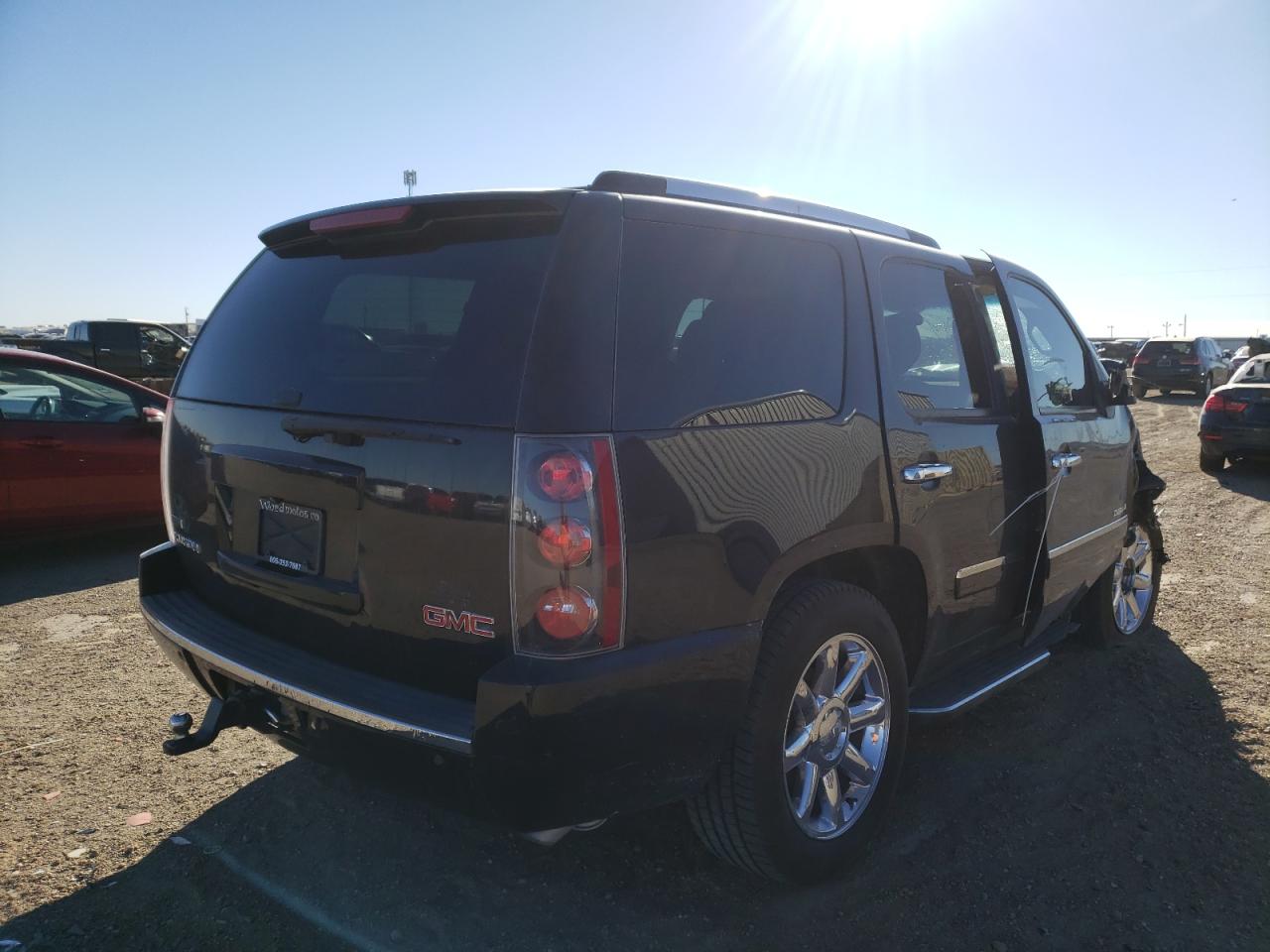 Photo 4 from auction – 2010 GMC YUKON DENA with VIN 1GKUKEEF5AR231063