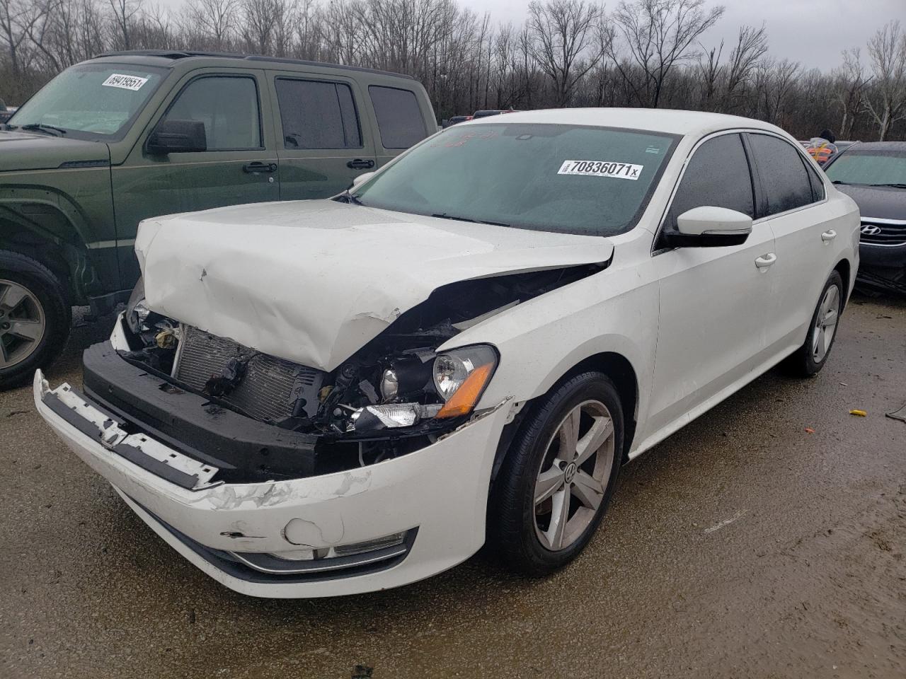 Photo 2 from auction – 2015 VOLKSWAGEN PASSAT S with VIN 1VWAT7A30FC083592