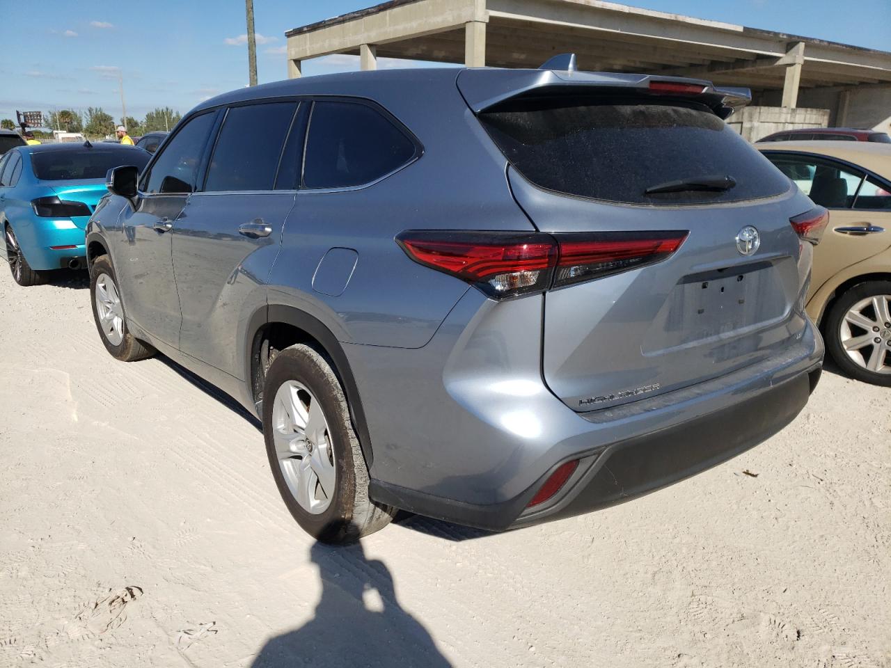 Photo 3 from auction – 2021 TOYOTA HIGHLANDER with VIN 5TDZZRAH7MS068420