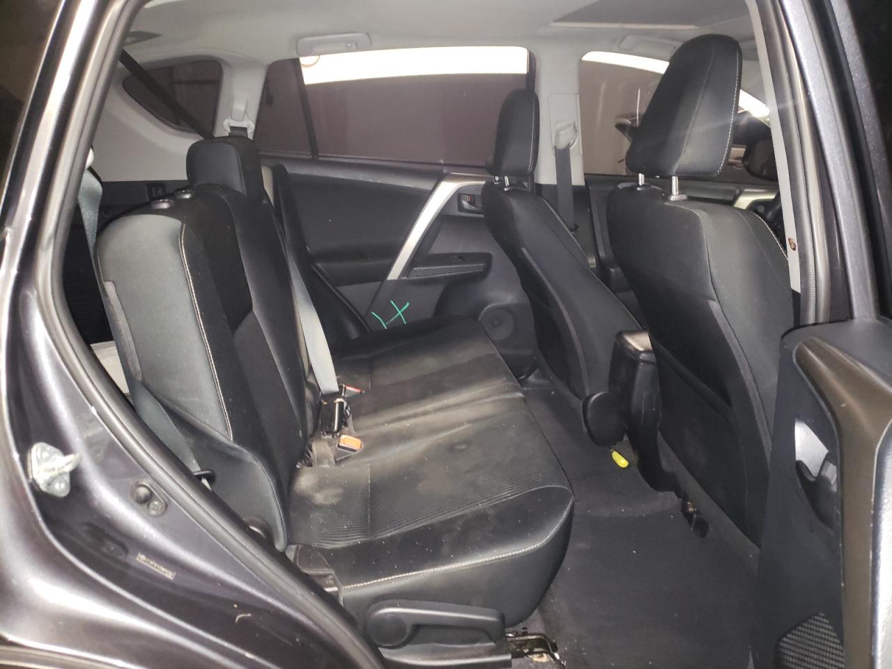 Photo 6 from auction – 2013 TOYOTA RAV4 XLE with VIN 2T3RFREV2DW097962