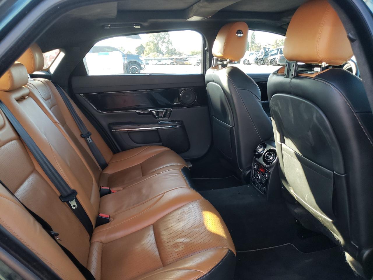 Photo 6 from auction – 2014 JAGUAR XJR with VIN SAJWA2EK2EMV74890