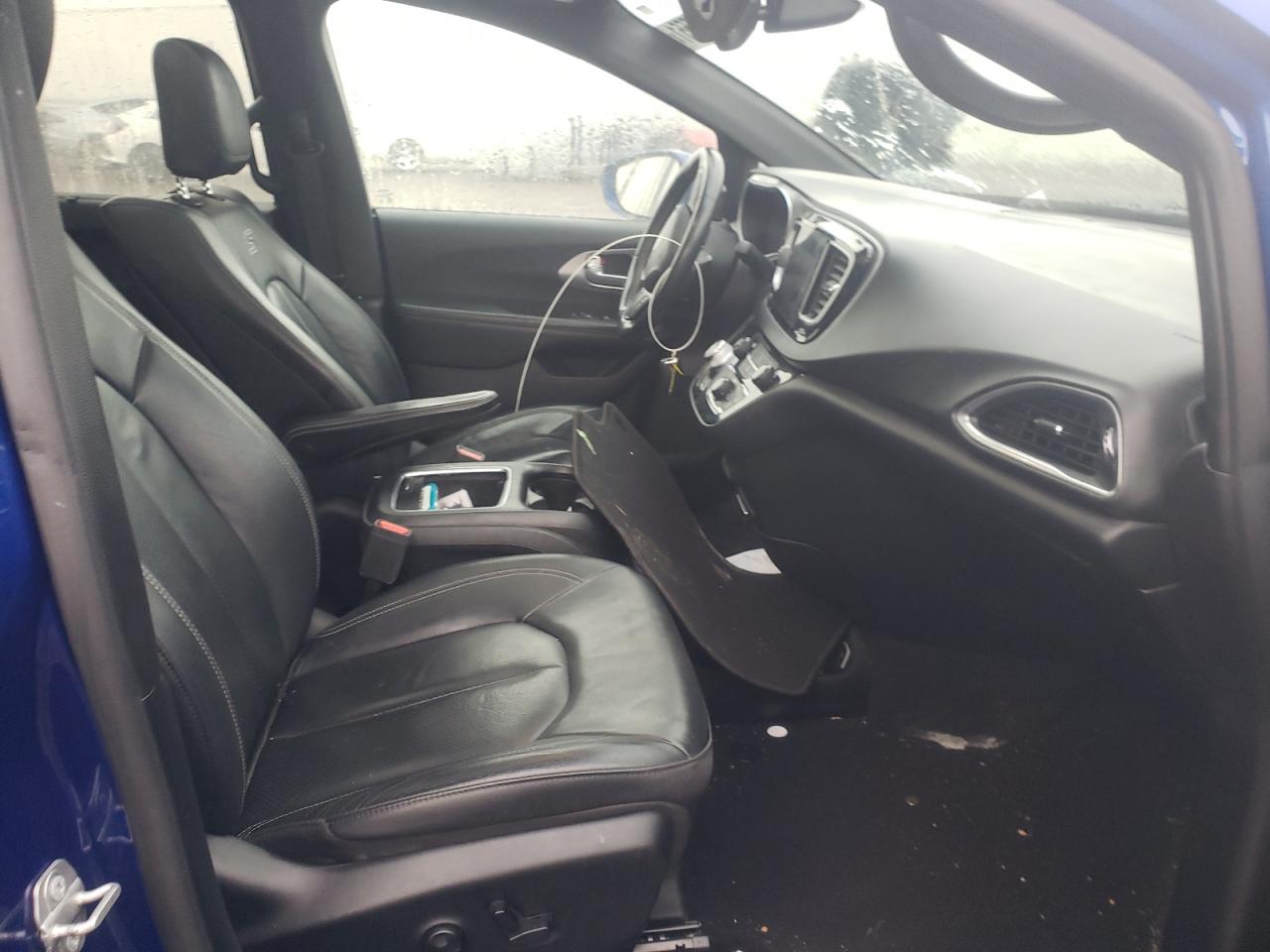 Photo 5 from auction – 2019 CHRYSLER PACIFICA T with VIN 2C4RC1EG4KR569890