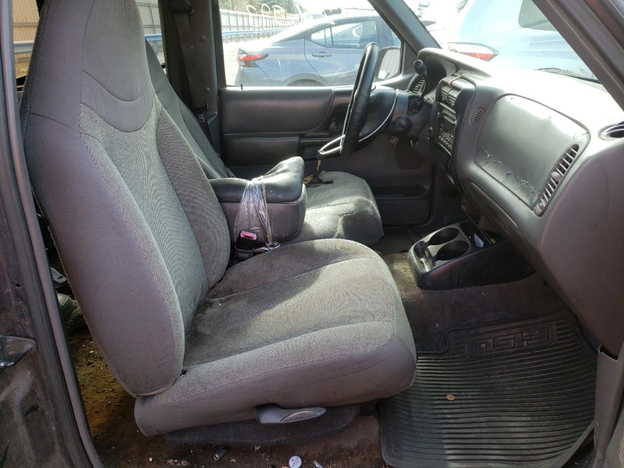 Photo 5 from auction – 2000 FORD RANGER SUP with VIN 1FTYR14V9YPB96902