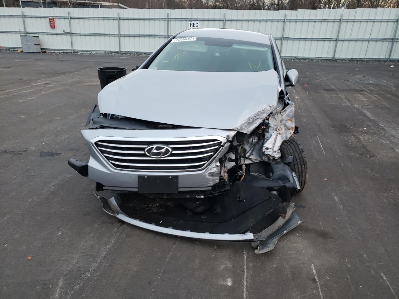 Photo 9 from auction – 2016 HYUNDAI SONATA SE with VIN 5NPE24AF7GH308287