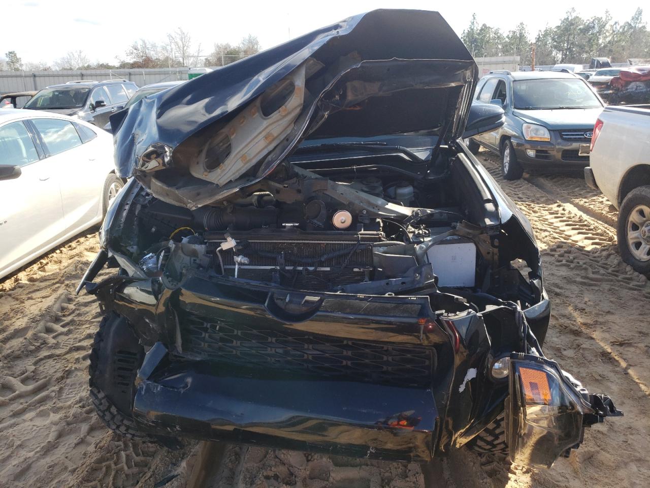 Photo 9 from auction – 2017 TOYOTA 4RUNNER SR with VIN JTEZU5JR9H5154044