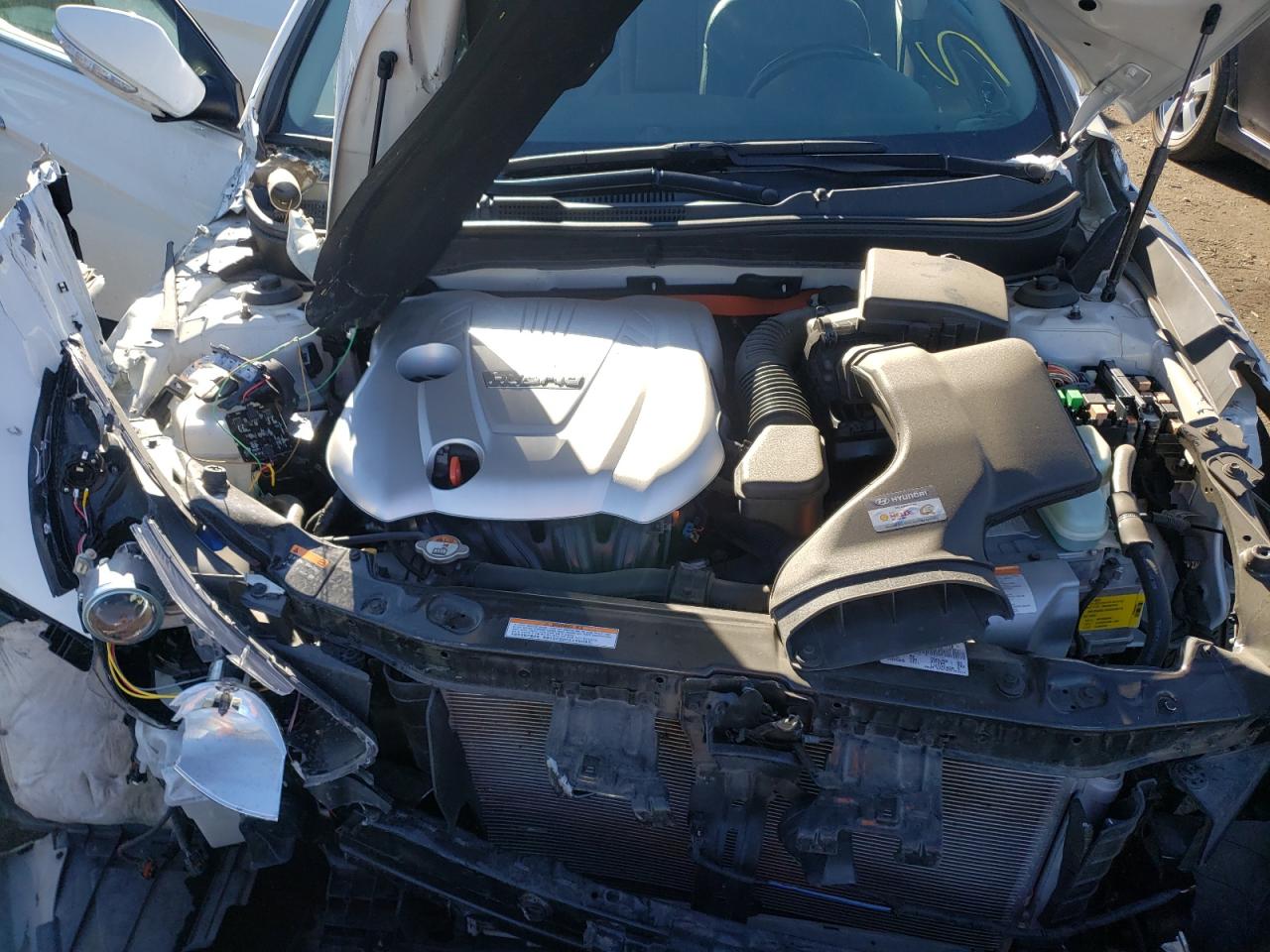 Photo 7 from auction – 2014 HYUNDAI SONATA HYB with VIN KMHEC4A47EA102222