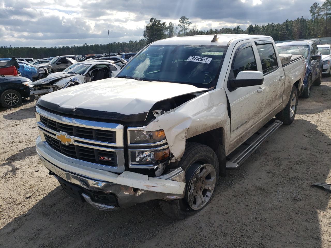 Photo 2 from auction – 2015 CHEVROLET SILVERADO with VIN 3GCUKREC1FG119411