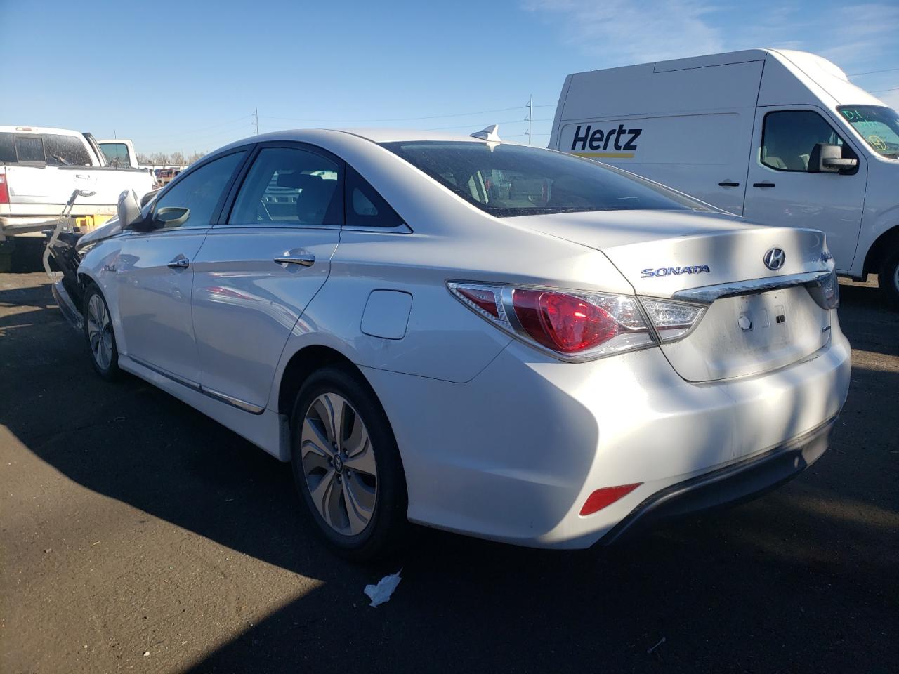 Photo 3 from auction – 2014 HYUNDAI SONATA HYB with VIN KMHEC4A47EA102222